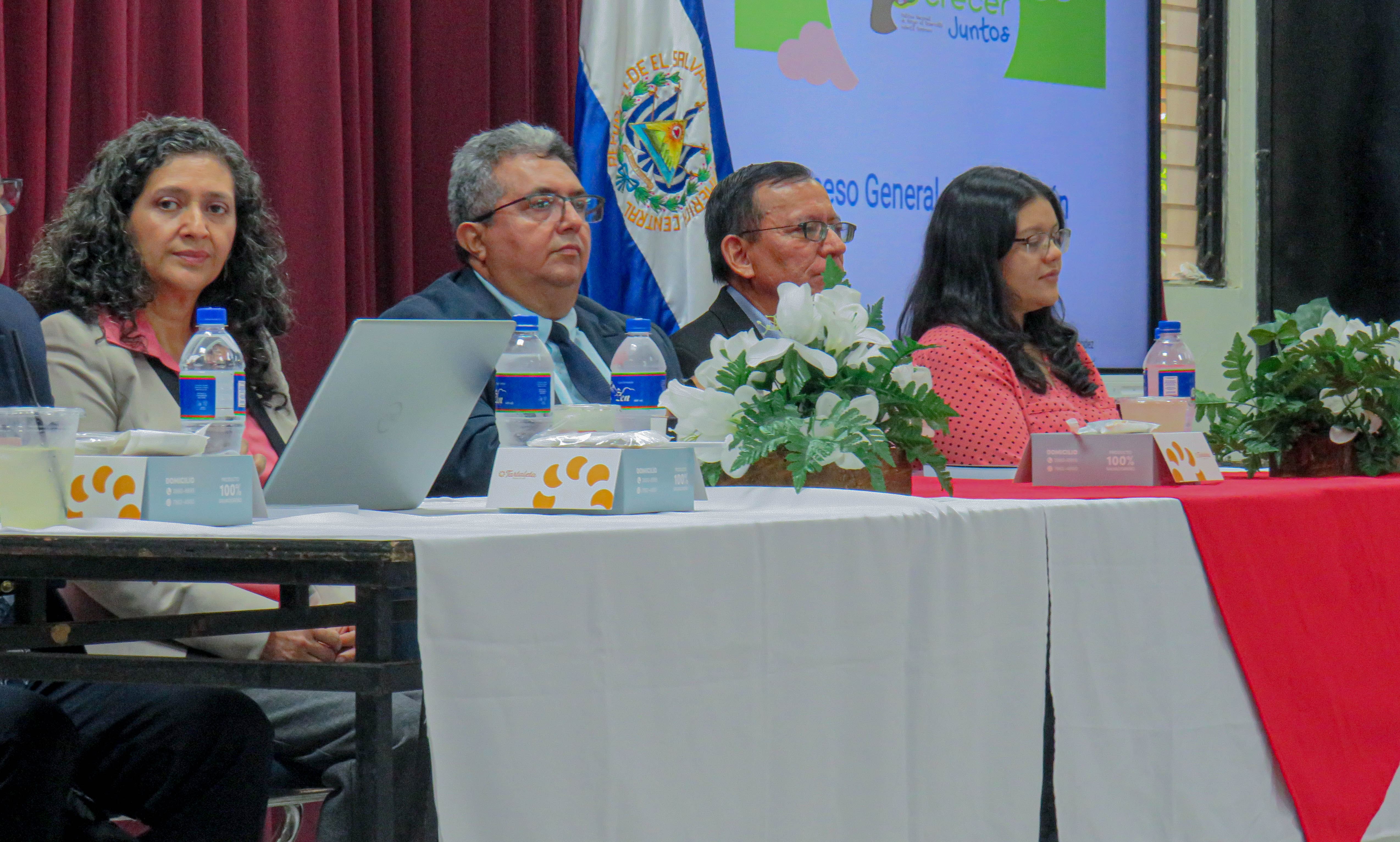 Conferencias académicas conmemoran el Día del Abogado y del Estudiante de Derecho en la FMO-UES