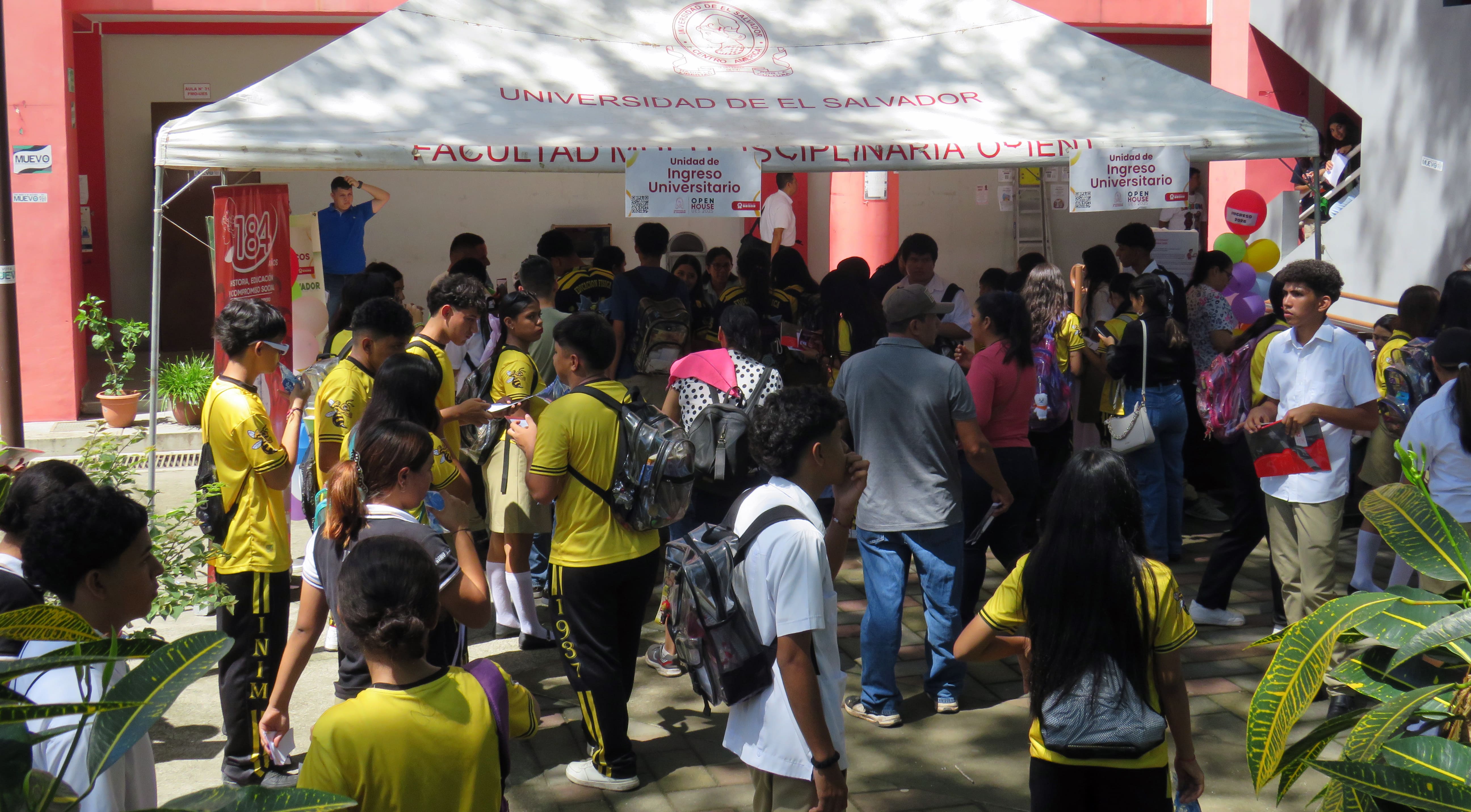 Facultad Multidisciplinaria Oriental acoge a cientos de estudiantes en jornada Open House